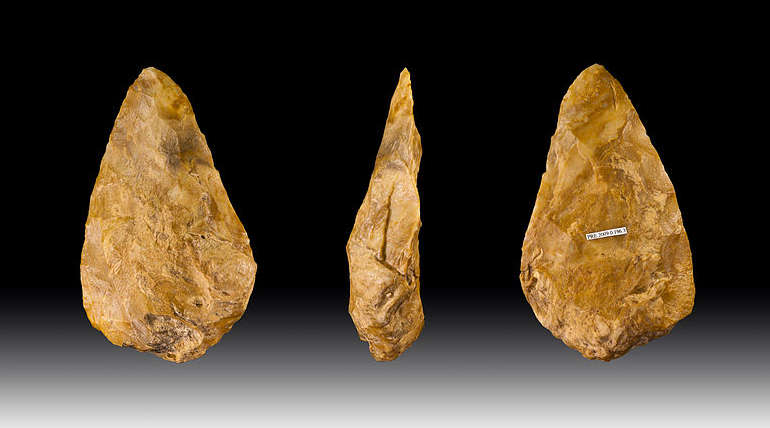 Tools discovered in Algeria. Image: wikimedia